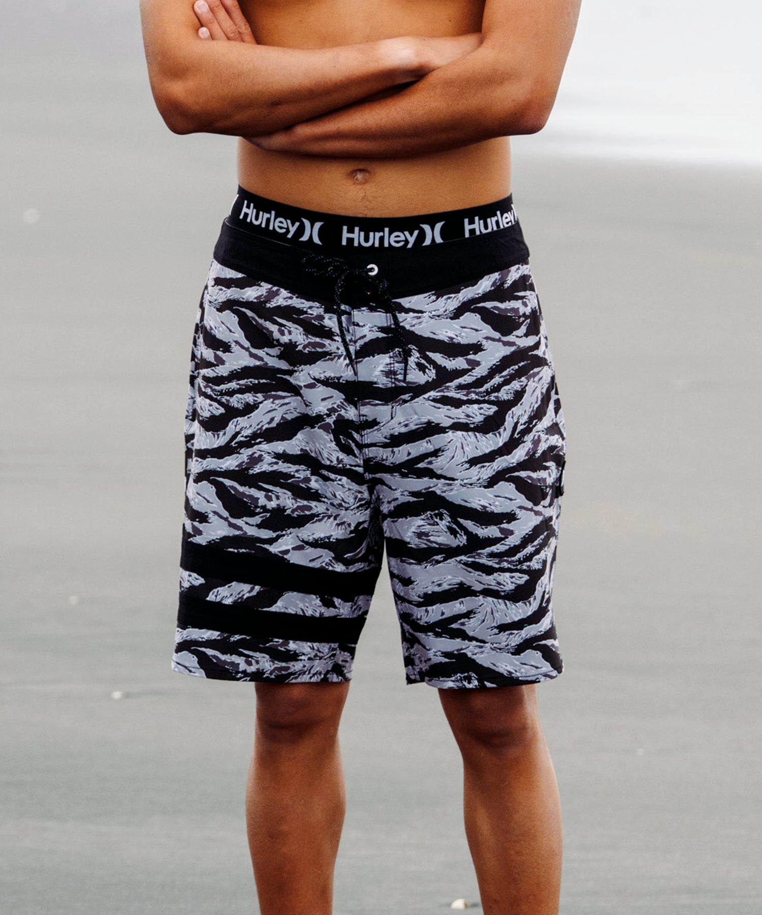 【NEW】PHANTOM ブロックパーティ エコ サイドポケット 18" (メンズ/サーフパンツ・水着/レギュラーレングス)