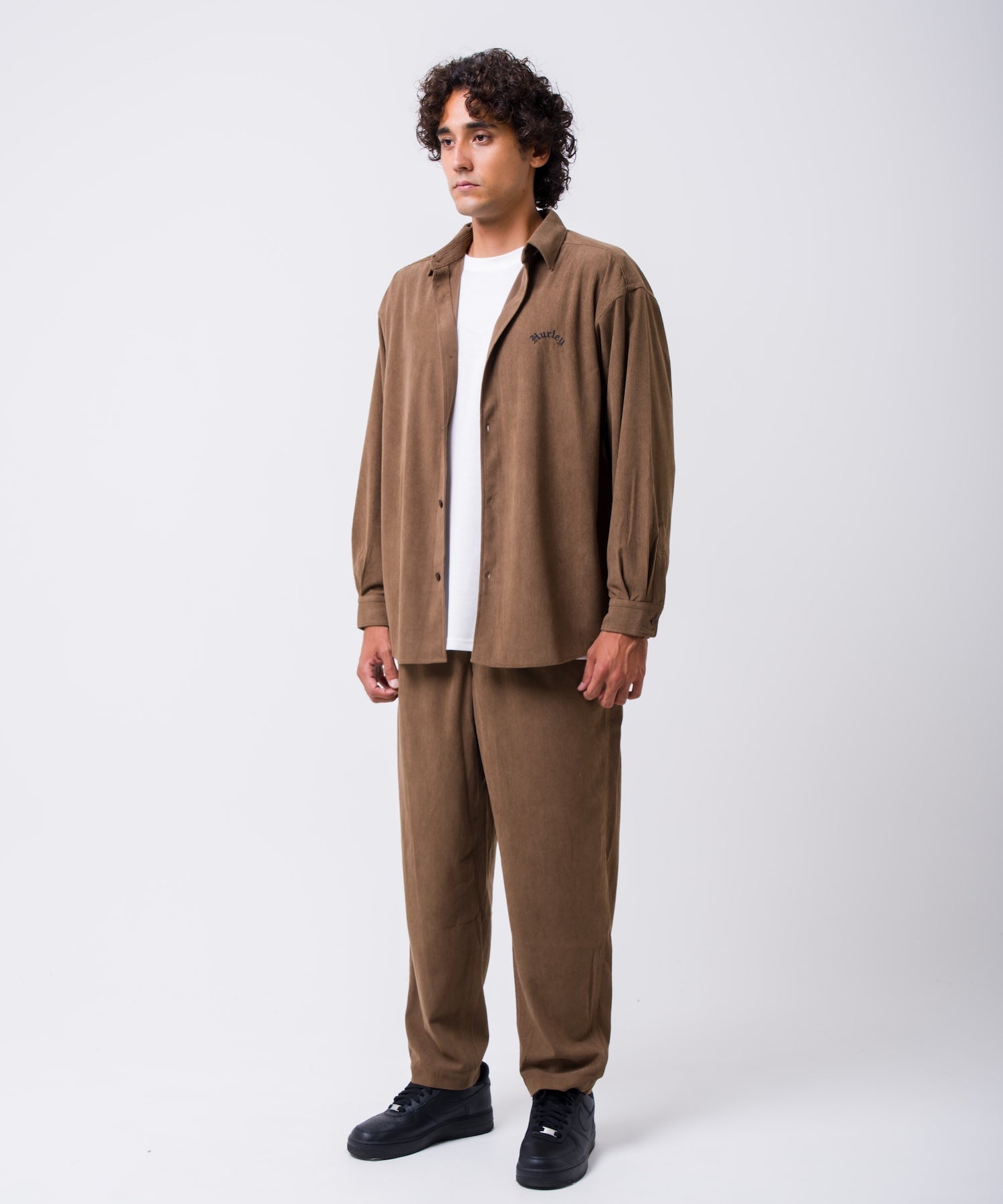 【NEW】CORDUROY OLD ENGLISH LOGO PANTS メンズ/パンツ/オーバーサイズフィット