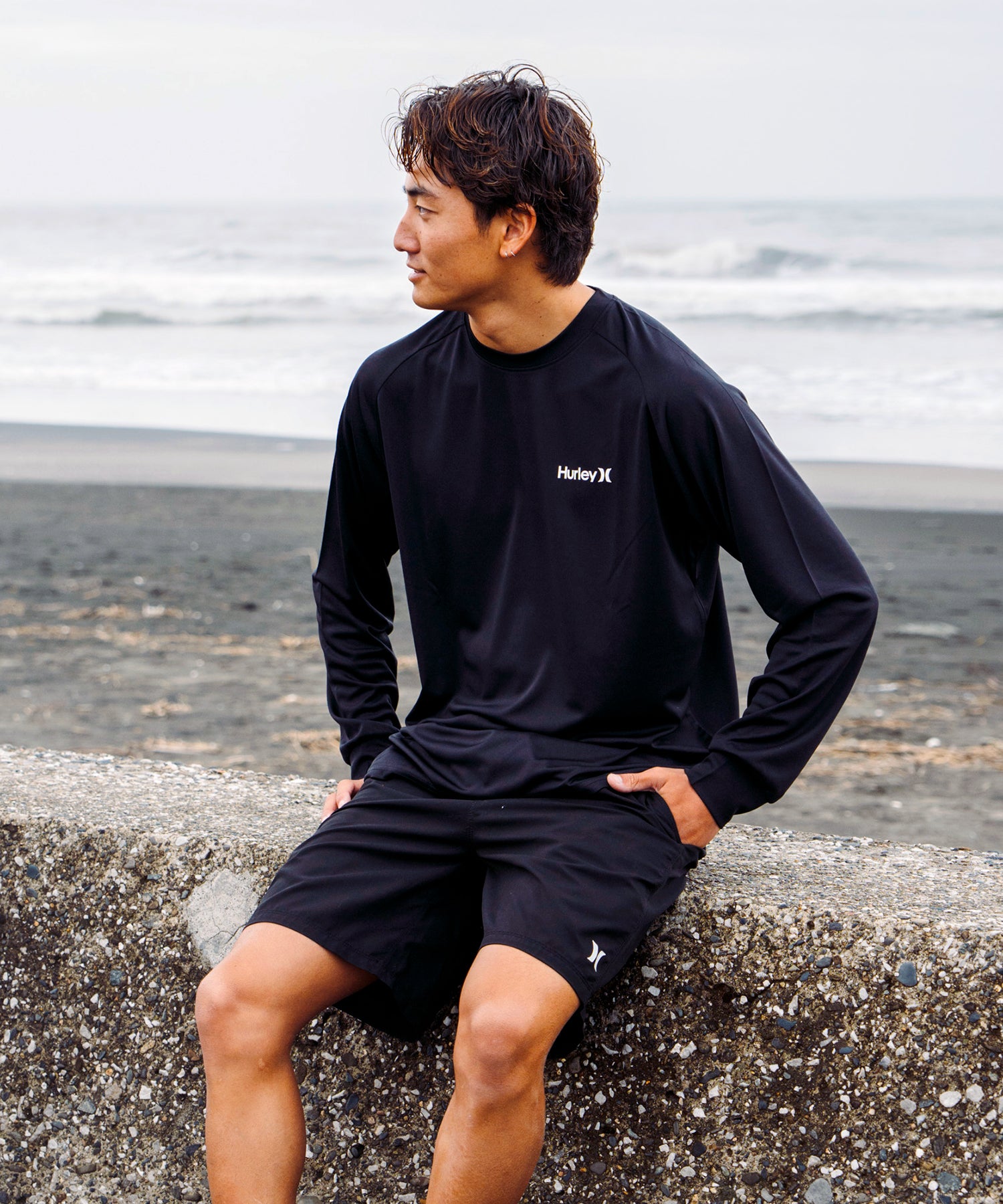 【NEW】ラッシュ アーチロゴ ロングスリーブ Tシャツ (メンズ/ラッシュガード/レギュラーフィット)