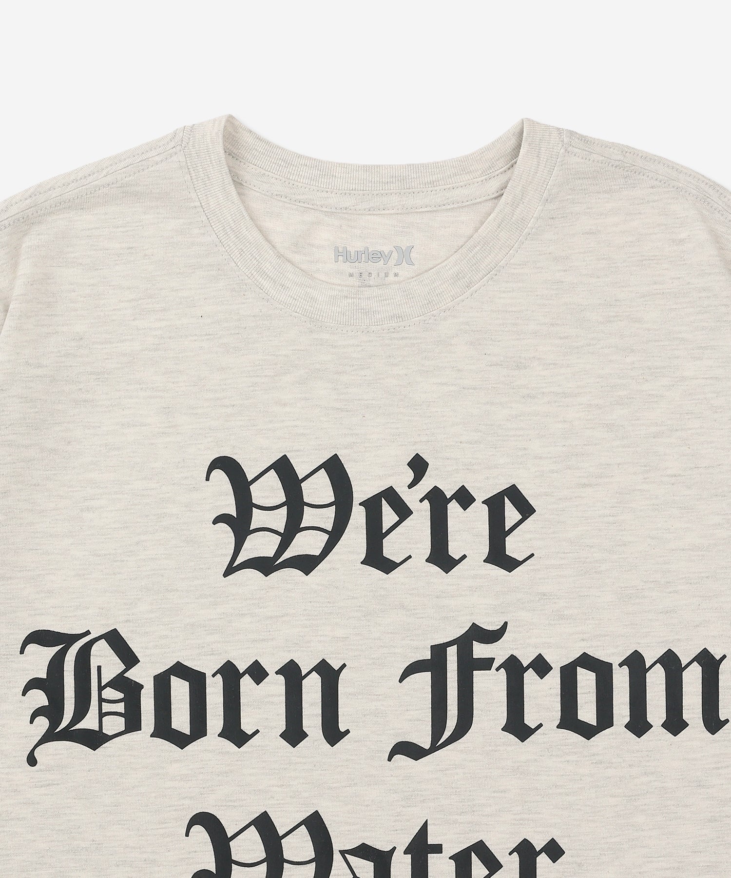 【NEW】オールドイングリッシュ ボーンフロムウォーター ロゴ ショートスリーブ Tシャツ (メンズ/Tシャツ/レギュラーフィット)