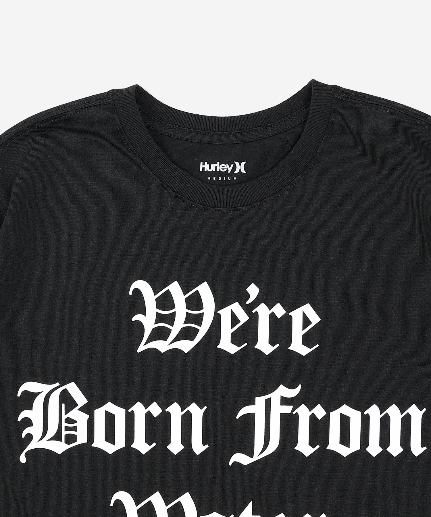 【NEW】オールドイングリッシュ ボーンフロムウォーター ロゴ ショートスリーブ Tシャツ (メンズ/Tシャツ/レギュラーフィット)