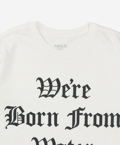 【NEW】オールドイングリッシュ ボーンフロムウォーター ロゴ ショートスリーブ Tシャツ (メンズ/Tシャツ/レギュラーフィット)