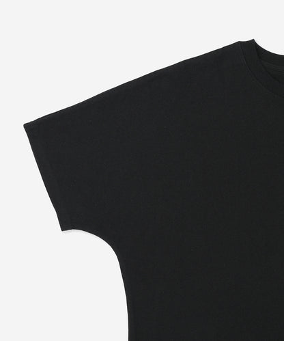 【NEW】トライバルロゴ オーバーサイズ ショートスリーブ Tシャツ (メンズ/Tシャツ/オーバーサイズフィット)