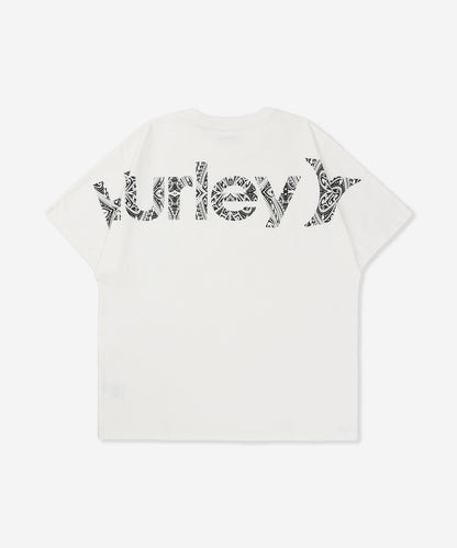 【NEW】トライバルロゴ オーバーサイズ ショートスリーブ Tシャツ (メンズ/Tシャツ/オーバーサイズフィット)