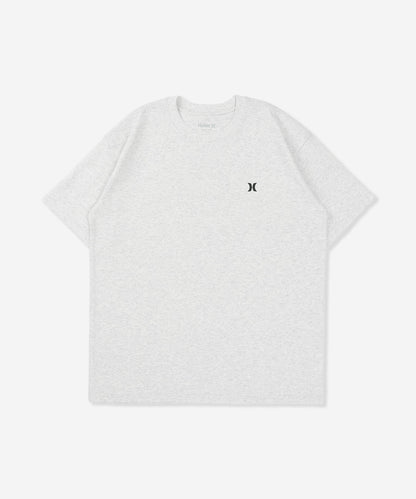 【NEW】ヴァーティカル トライバルロゴ オーバーサイズ ショートスリーブ Tシャツ (メンズ/Tシャツ/オーバーサイズフィット)