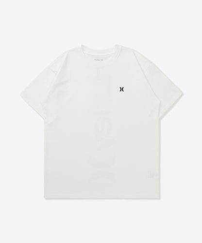 【NEW】ヴァーティカル トライバルロゴ オーバーサイズ ショートスリーブ Tシャツ (メンズ/Tシャツ/オーバーサイズフィット)