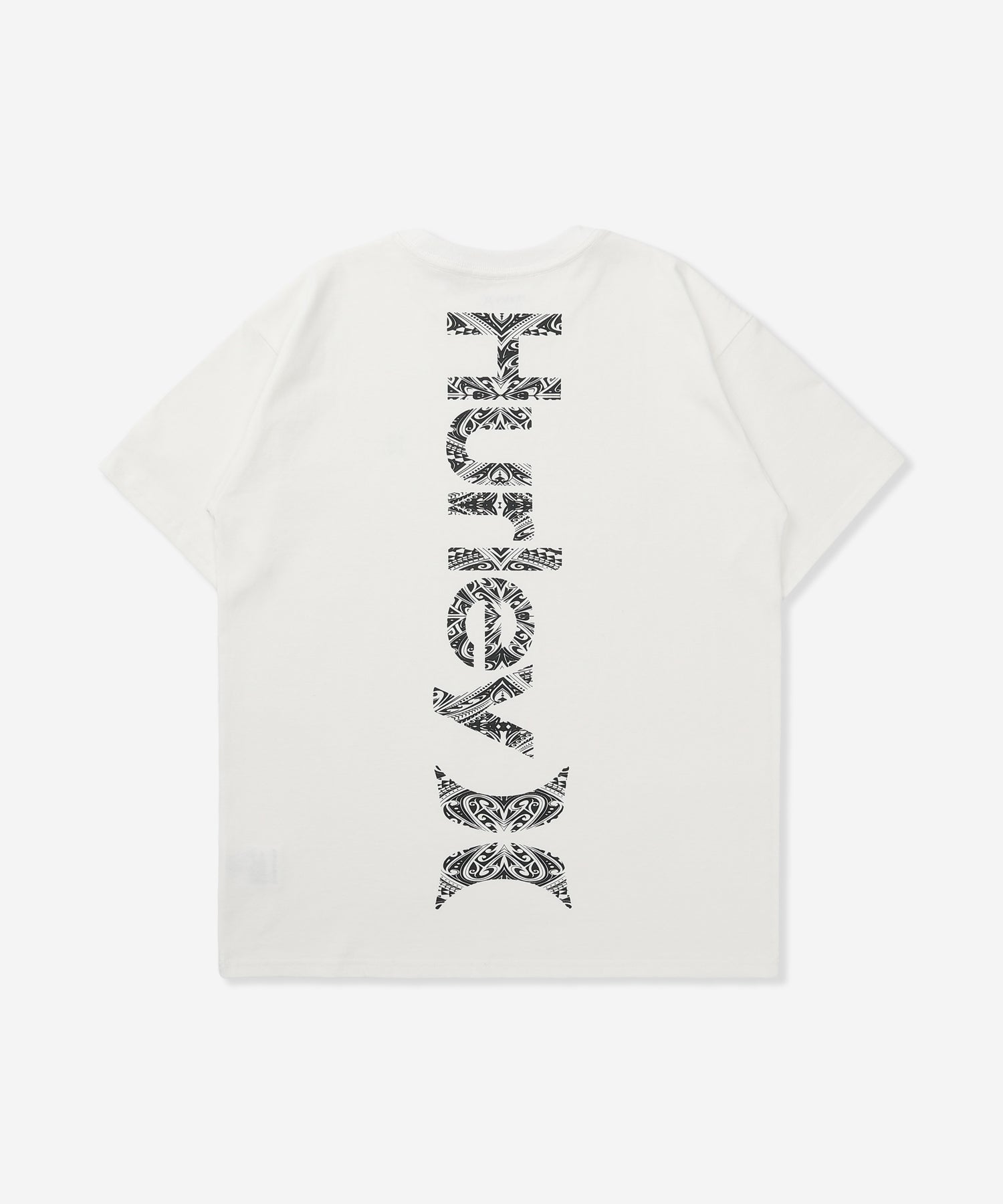 【NEW】ヴァーティカル トライバルロゴ オーバーサイズ ショートスリーブ Tシャツ (メンズ/Tシャツ/オーバーサイズフィット)
