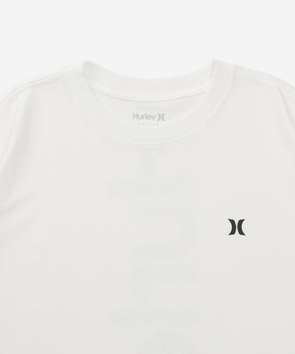 【NEW】ヴァーティカル トライバルロゴ オーバーサイズ ショートスリーブ Tシャツ (メンズ/Tシャツ/オーバーサイズフィット)