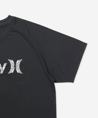 【NEW】ラッシュ グローインザダーク トライバルロゴ ショートスリーブ Tシャツ (メンズ/ラッシュガード/レギュラーフィット)