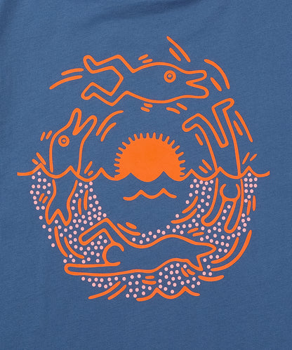 【NEW】キース・ヘリング シースケープ ショートスリーブ Tシャツ (メンズ/Tシャツ/レギュラーフィット)